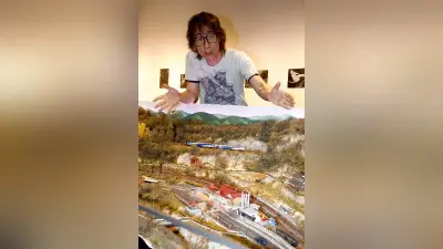 高知で「ジオラマと鉄道まんが展」開催 スイッチバック再現ジオラマなど150点展示