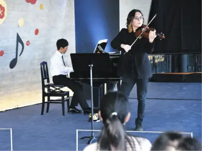 群馬・太田市民会館でラウンジピアノ音楽会 17組30人が連弾やセッション披露