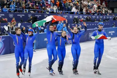 イタリアがショートトラック混合リレーで初優勝、満員の会場に怒号のような歓声響く