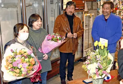 福島の小さな酒屋「きしなみ酒店」、約百年の歴史に幕 店主は「やり切った」と笑顔で振り返る