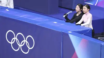 ミラノ五輪フィギュア中井亜美、団体銀を正座で観戦「自分のことのように緊張」