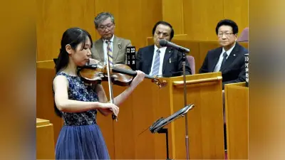 日田杉のバイオリンが市議会議場に響く 独自乾燥技術で強度克服