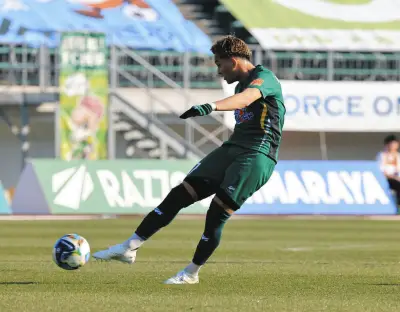 FC岐阜がホーム開幕戦で勝利！ジュビロ磐田に2-1、川本と荒木がゴールを決める