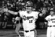 中日ドラゴンズ1974年リーグ制覇への道：飯田幸夫の代打満塁サヨナラ本塁打がチームに勢いをもたらす