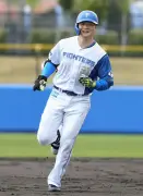 日本ハム清宮幸、実戦初打席で本塁打！山崎臨時コーチの助言で軸足感覚を洗練