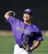 米大リーグキャンプ開幕 ロッキーズ菅野が初練習、千賀や小笠原もブルペンで投球