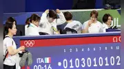 ミラノ・コルティナ五輪 カーリング女子日本敗退、氷の読みと精度不足で接戦落とす