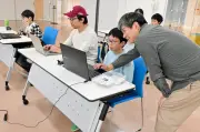 福島県矢吹町でロボットカー教室開催、子どもたちがプログラミングに挑戦