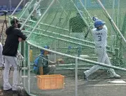 日本ハム沖縄キャンプ打ち上げ 郡司が充実の表情で手締め「緊張感と活気が混ざった」