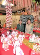 福島・田村市で「つるし雛」作品展開催　愛好会が華やかな手作り人形を展示
