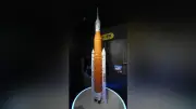 大阪・関西万博の米国館展示、SLSロケット模型が大阪市立科学館へ寄贈・公開