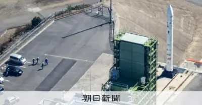 山梨県でパトカーと乗用車が衝突、3人搬送…先月も同署で緊急走行中の事故