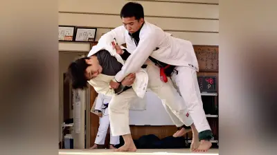 山口県警が大学生と柔道・剣道の合同練習「機動隊チャレンジ」で警察官の魅力をPR