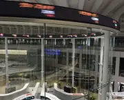 東証大幅反発、終値1539円高 原油供給懸念後退で買い膨らむ