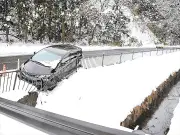 福島県で春の大雪、交通網が乱れ30市町村で2万軒超が停電に