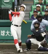 智弁学園が延長戦を制し8強入り 選抜高校野球第7日、神村学園に2-1で競り勝つ