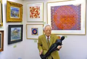 群馬・桐生で86歳コレクターが終活展 岡本太郎作品など250点販売