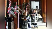 薬師寺で花会式が開催中、華やかな金堂で祈りの声明が響く