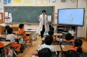 福島・南相馬市の小学校で初のGPS活用交通安全教室 ランドセルに端末で通学路の危険を可視化
