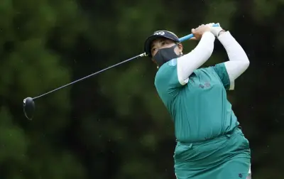 鈴木愛が大会コースレコード63で首位浮上、高橋彩華と並ぶ バンテリン女子ゴルフ第2日