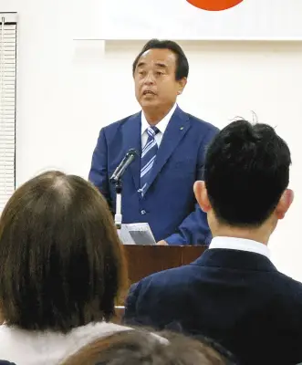 「稼げる市」掲げ就任あいさつ 琴寄・栃木市新市長が初登庁
