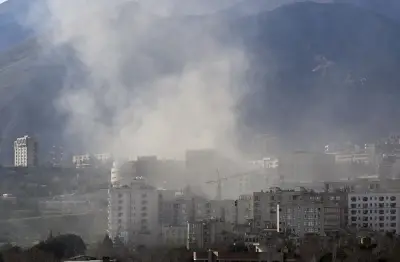 テヘランで複数の爆発音と戦闘機飛行 イラン防空システムが応戦か 緊張高まる