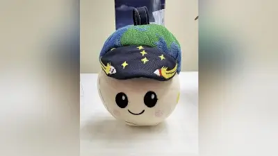 宇宙船オリオンの「もう一人の飛行士」ぬいぐるみライズ、無重力知らせリラックス効果も