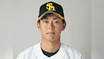 ソフトバンク今宮健太、左肩付近に死球で途中交代 小久保監督「骨は大丈夫みたい」と説明