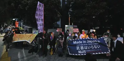 「武器ではなく平和を輸出せよ」 殺傷武器輸出緩和に反対する市民団体が官邸前で抗議