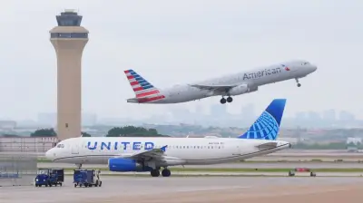 アメリカン航空がユナイテッド航空との合併を否定　「消費者に悪影響」と強調
