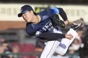 西武・篠原、19歳でプロ初勝利 楽天戦で7回を3人で締める