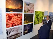 郡山で「ゆる鉄のまち」展が開幕 鉄道写真家中井精也氏の作品など196点を展示