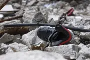停戦中のレバノン南部でイスラエル軍の無人機攻撃、2人死亡 女性記者ら包囲される
