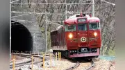 しなの鉄道「ろくもん」が2029年3月で引退へ 真田家紋の豪華観光列車、車両老朽化で