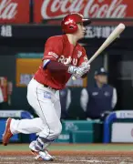 楽天が西武を競り勝ち3連勝 八回小深田の先制2点三塁打で均衡破る