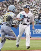 阪神・高橋が今季3度目の完封、ヤクルトに完勝で首位浮上