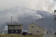 岩手・大槌の山林火災、400ヘクタール焼失　消火活動続く