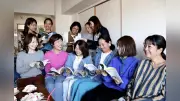 ALSと闘う母が「希望の料理本」出版、ママ友10人の協力で子どもたちに母の味を残す