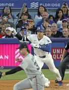 山本４失点で３勝目ならず、大谷は右前打　鈴木５号ソロ、村上も安打