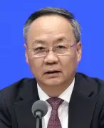 中国金融監督トップの顔写真削除、解任か 公式サイトから