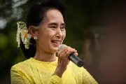 ミャンマー国営放送、スーチー氏「指定した家屋」での軟禁と伝える