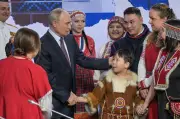 プーチン大統領、サハリンと大陸の架橋は「必要」と表明 少数民族と会合で