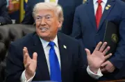 トランプ大統領、パウエルＦＲＢ議長の理事残留容認へ方針転換