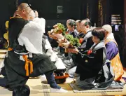 日光山輪王寺で伝統の「強飯式」 責め口上「残さず頂戴しろ」で厳かな儀式