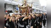 岐阜で「道三まつり」開幕、雨の中でも熱気あふれる「ソイヤ！」の声響く