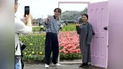羽村市でチューリップまつり開幕、満開の桜と共に春の訪れを祝う