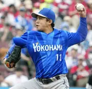 DeNAが広島に7-2で快勝、東が6回無失点で3勝目を挙げる