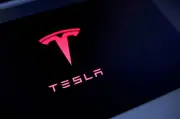 テスラ、小型低価格SUV開発へ 中国生産軸にEV需要鈍化に対抗