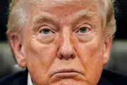 トランプ氏、WSJ評論「イランにだまされている」に激怒、SNSで反論