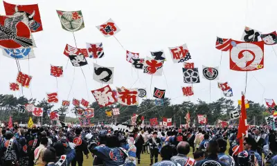 浜松まつり開幕、173町の凧が舞う「オイショ、オイショ」の掛け声響く